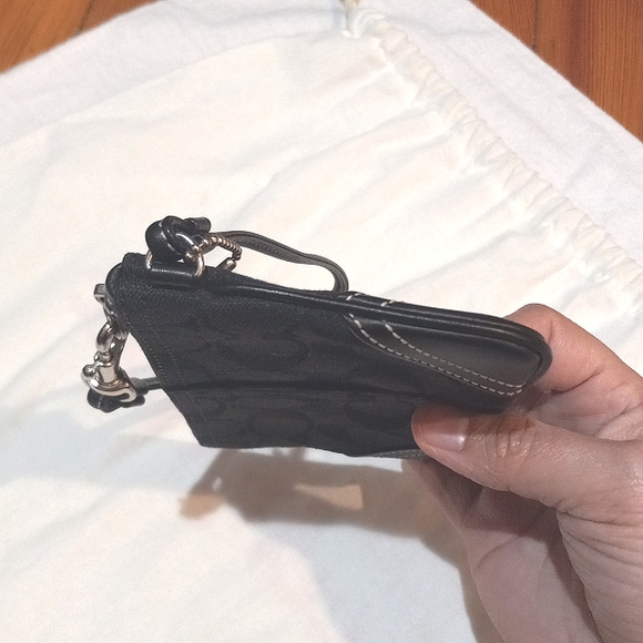 Coach wristlet - Picture 8 of 13